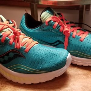 Saucony kinvara women's size 9